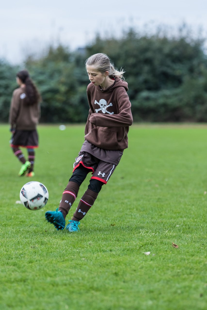 Bild 95 - C-Juniorinnen Halstenbek-Rellingen - St.Pauli : Ergebnis: 0:5